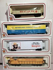 Bachman HO Scale Train Lot 4 Engine, Box Cars, Etc.
