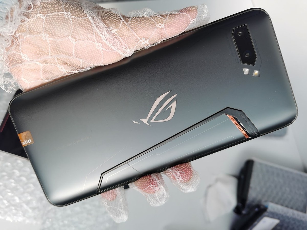 ASUS ROG Phone 2 - 1TB - Black (Unlocked) 4G Gaming phone Good
