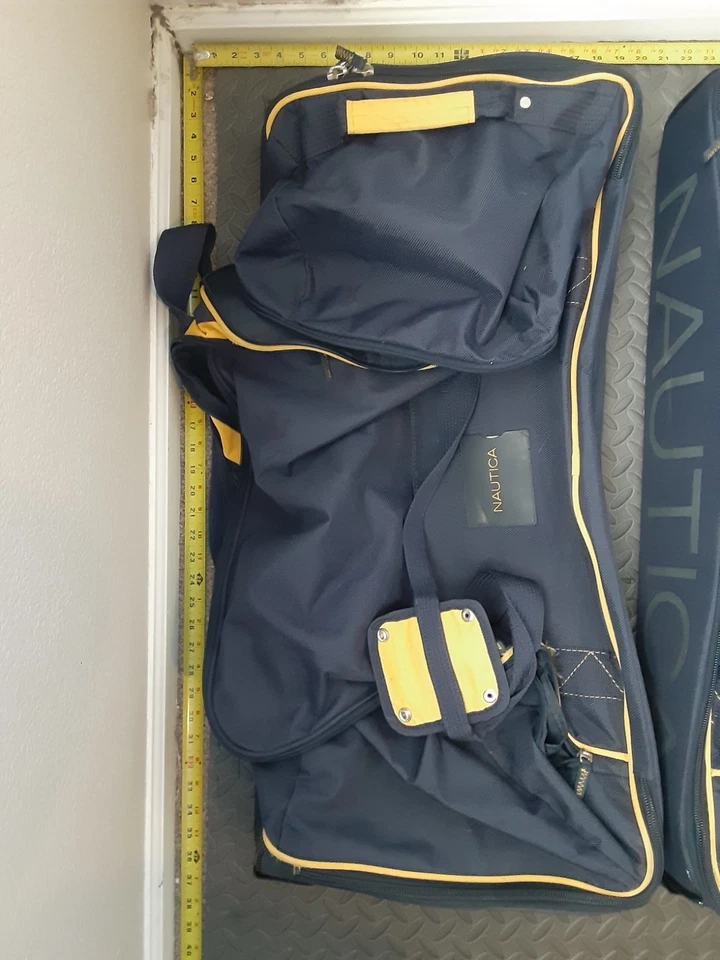 2 x Nautica Rolling Suitcase / Luggage / Travel Bag 36 inch tall - Image 3 of 4