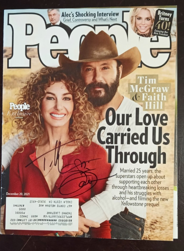 Tim McGraw and Faith Hill Signed People Dec 20,2021