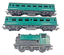 Tri-ang RP.C Train Set OO Green Steeple Cab Loco Coaches Non Runners Boxed Read.