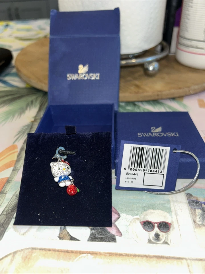 Swarovski Hello Kitty Cristal Dije Collar Azul Vestido Rojo Manzana Foto 2 de 4