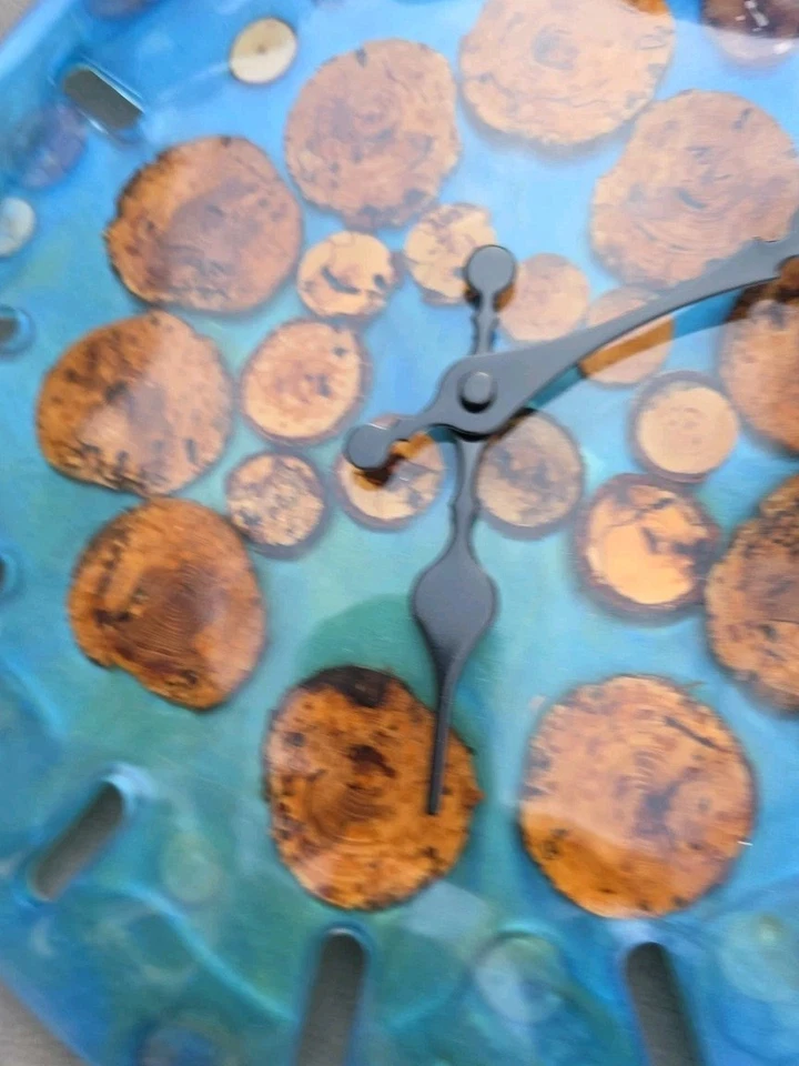 Reloj de Pared 14" Hecho a Mano "Flotante Sobre Agua" con Agujas de Tiempo Negro Foto 2 de 4
