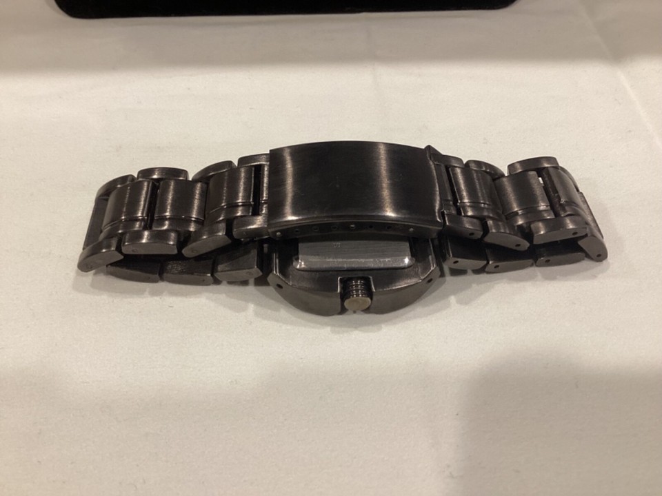 MENS TONY HAWK WATCH W/NEW BATTERY TH1008TIY121E VERY GOOD CONDITION