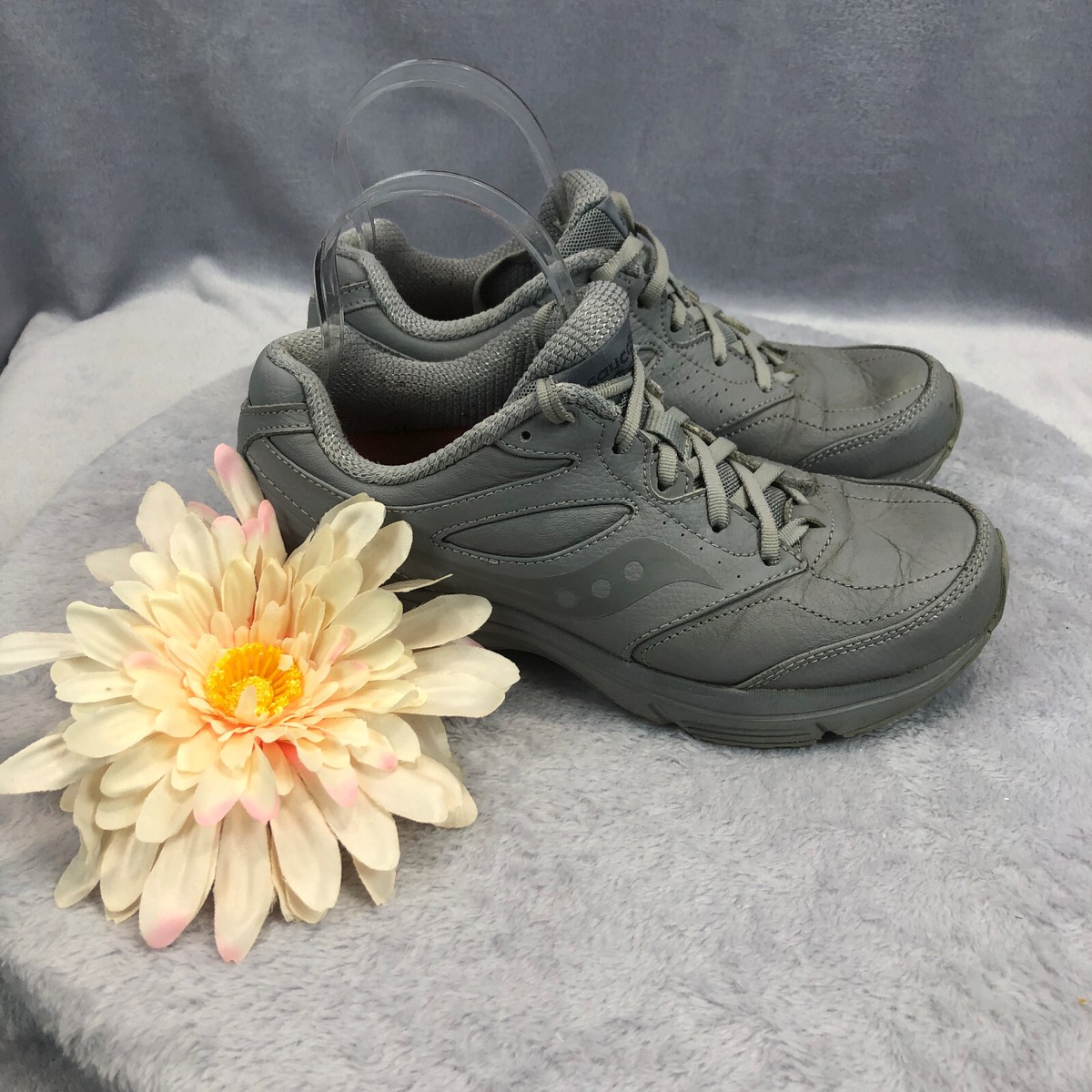 Saucony Women's integrity Walker Walking shoes in Grey Size