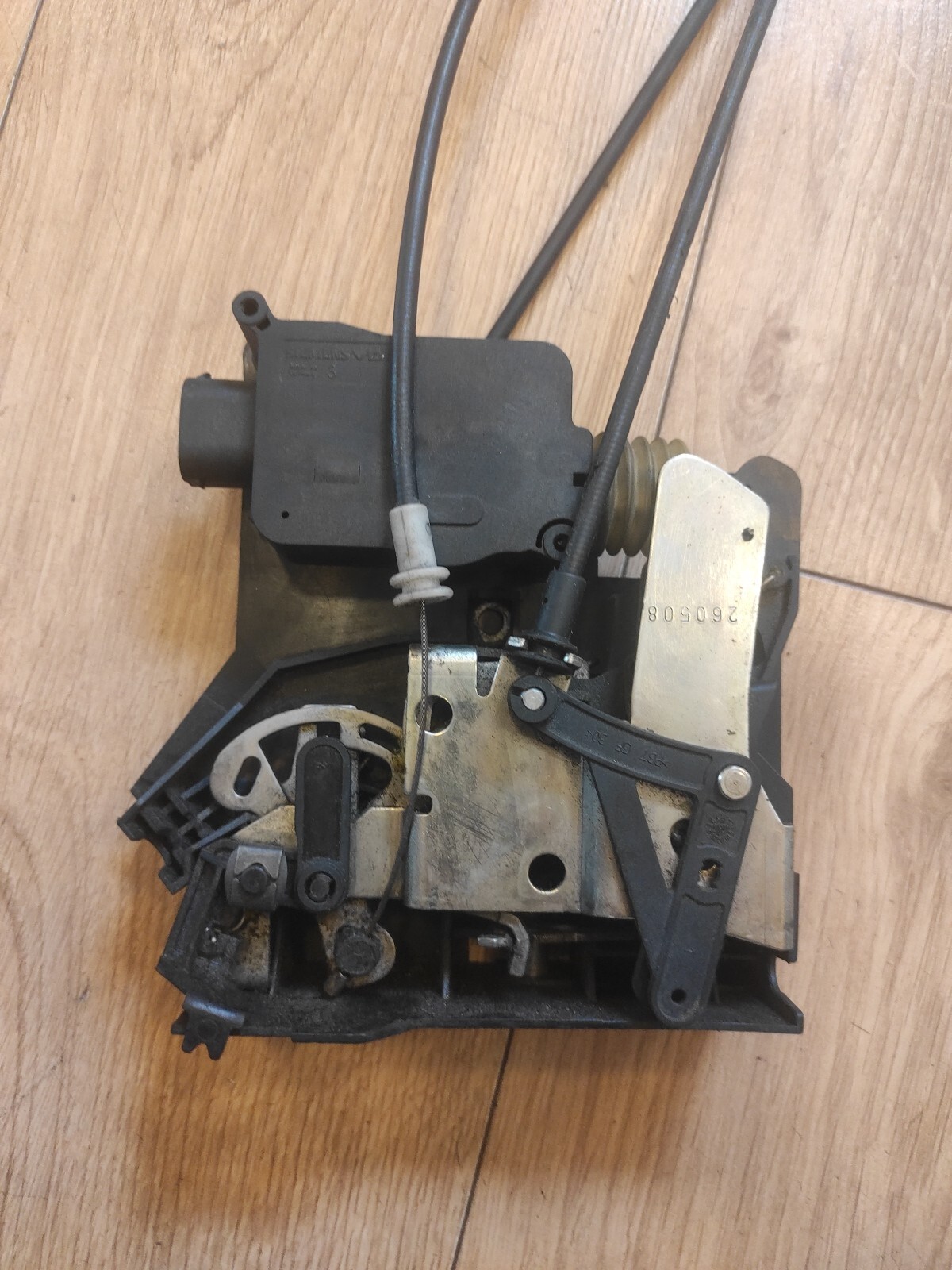 VITO W639 Rear Right Tail Lock Catch Mechanism A6397400335 for 