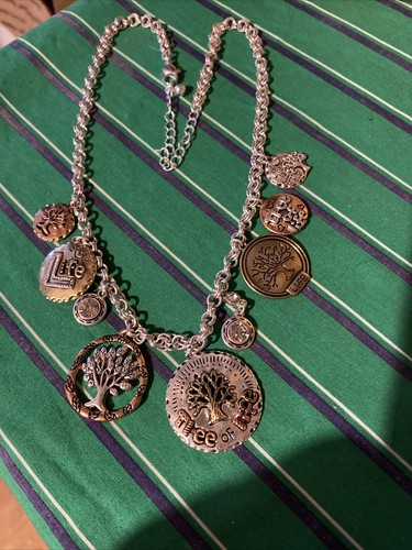 Fashion Leader silberfarbene "Baum des Lebens" 20" Kette mit Charms und Ohrringen. - Bild 5 von 6