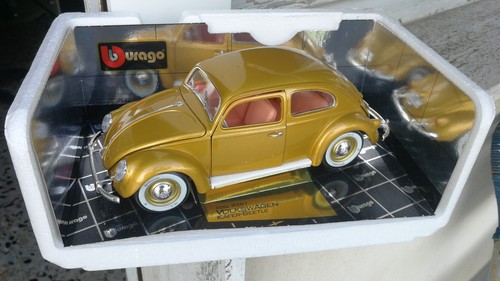 VOLKSWAGEN MAGGIOLINO KAFER BEETLE del 1955 OVALINO Gold Burago 1:18 COD. 3361 - Foto 4 di 5