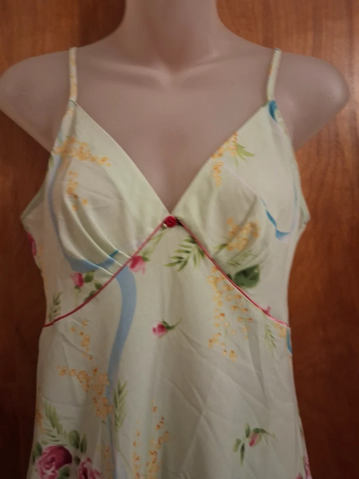 Juego de Dormir Floral Verde Claro Etiqueta Rosa Oscar de la Renta Pequeño Gasa De Colección Foto 3 de 4