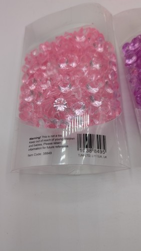 Cuatro paquetes de cristales acrílicos decorativos en forma de diamante - Imagen 5 de 5