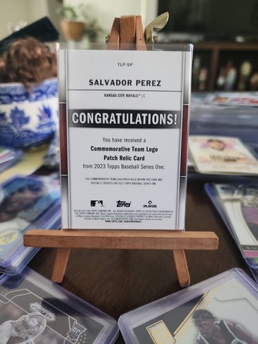 Salvador Perez (6) Card Lot- Parallels, Inserts, Relic, Base Cards KC Royals - Picture 7 of 13