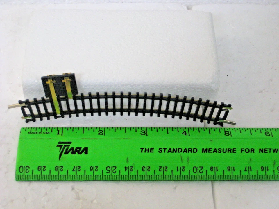 N SCALE NICKEL SILVER CURVED TRACK 11 PIECES & 1 TERMINAL  #3904C - Image 2 of 2