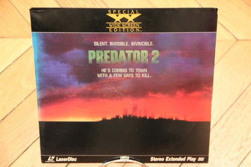 Predator 2 1990 Laserdisc LD NTSC�Sci-Fi  Schwarzenegger - Picture 1 of 1