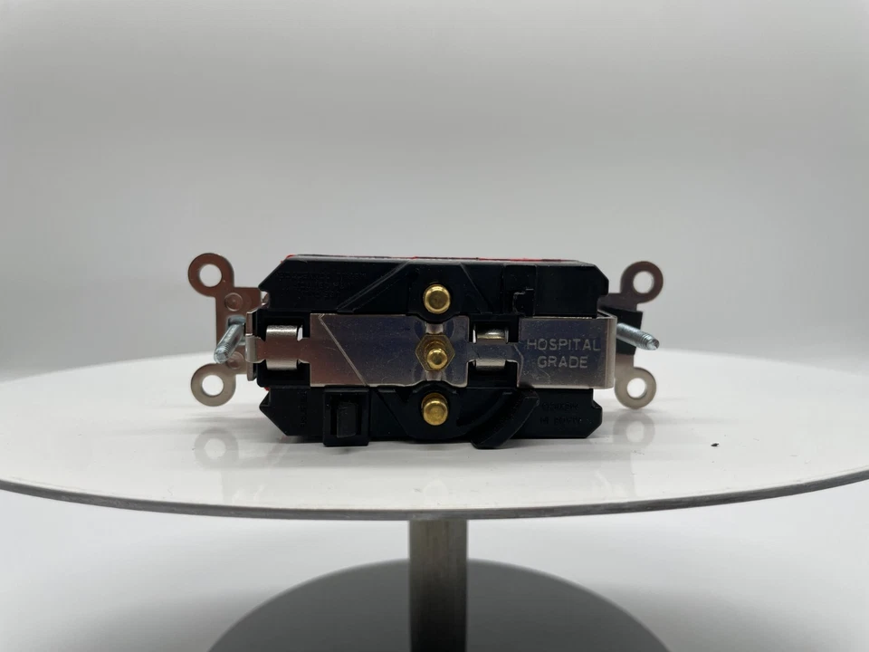 LEVITON MT820-ILW LEV-LOK 15-AMP 2P 3W HOSPITAL GRADE RED RECEPTACLE - Image 4 of 4