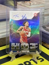Trae Young 2022-23 Panini NBA Hoops Hot Signatures Silver Holo Prizm SSP Auto