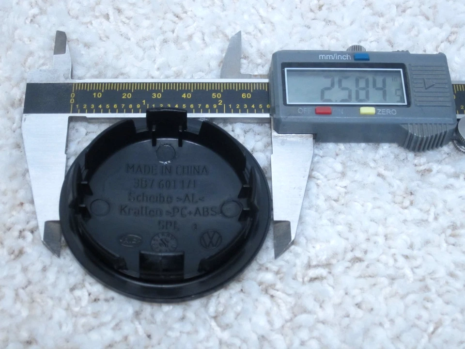 TAPA CENTRAL RUEDA VOLKSWAGEN PASSAT, PHAETON, ROUTAN, TOUAREG OE 3B7601171 #2A-12 Foto 2 de 2