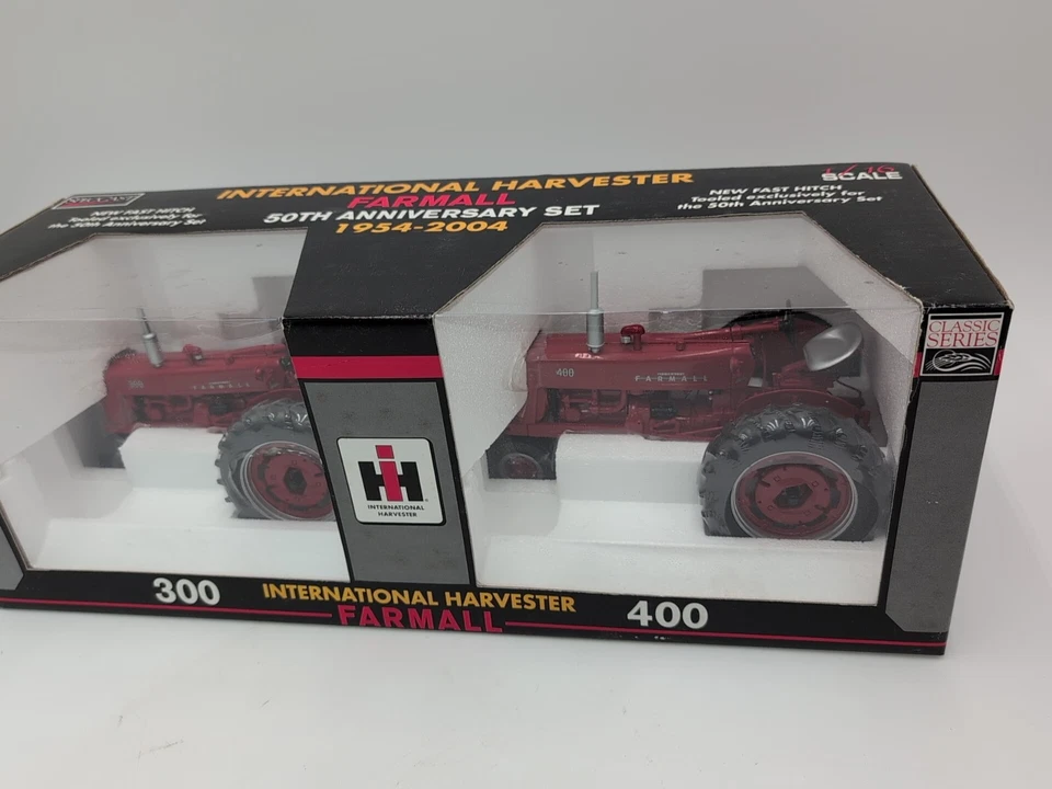 1/16 SpecCast FARMALL-IH 300/400 50th ANNIVERSARY TRACTOR SET  - Image 3 of 4