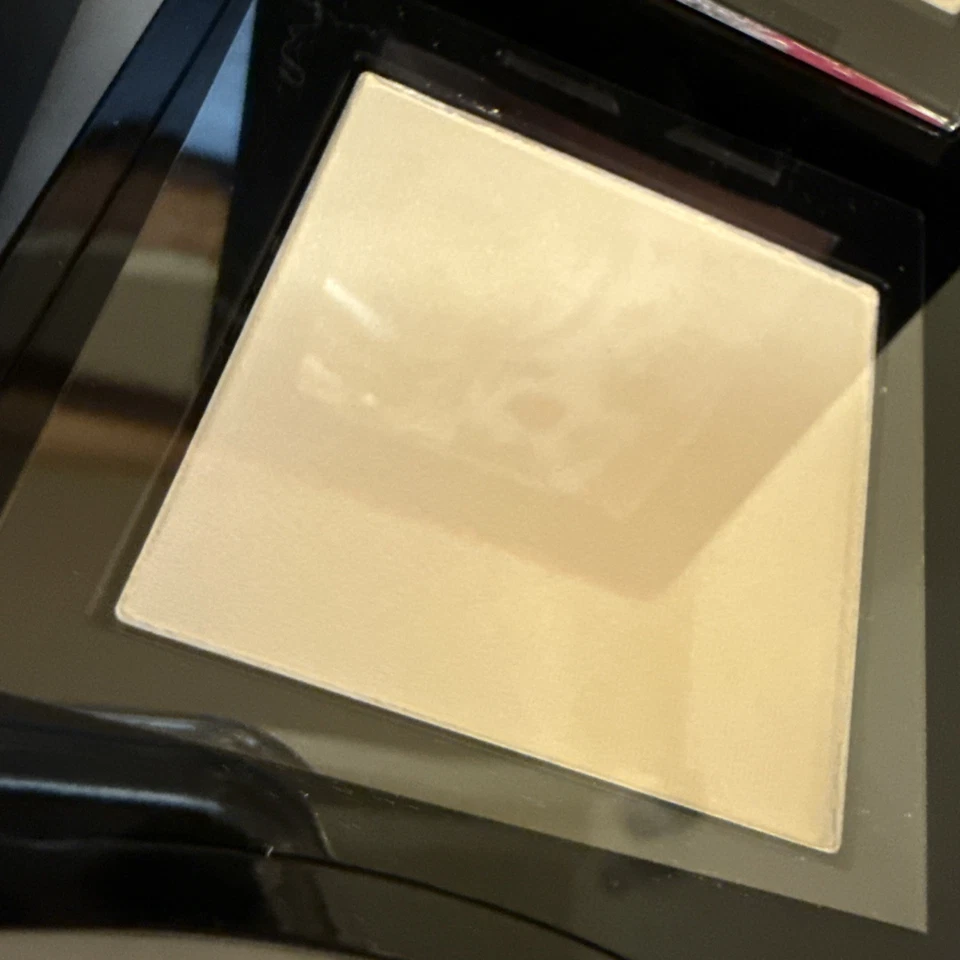 New in box Shiseido/Innerglow Cheekpowder 09 Ambient White 0.14 Oz - Image 2 of 4