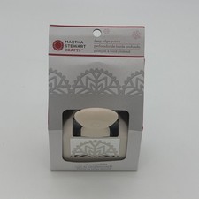 NEW Martha Stewart Scallop Snowflake Deep Edge Punch Scrapbook Border Cardmaking