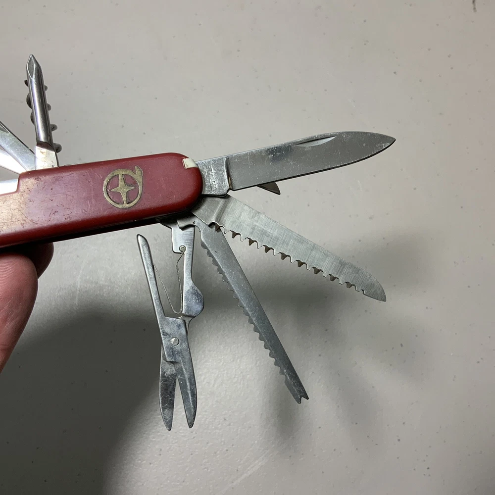 Multi-Tool Knives 2 Red Star-in-Q 15 Tools Pocket Screw File One Tool for Parts