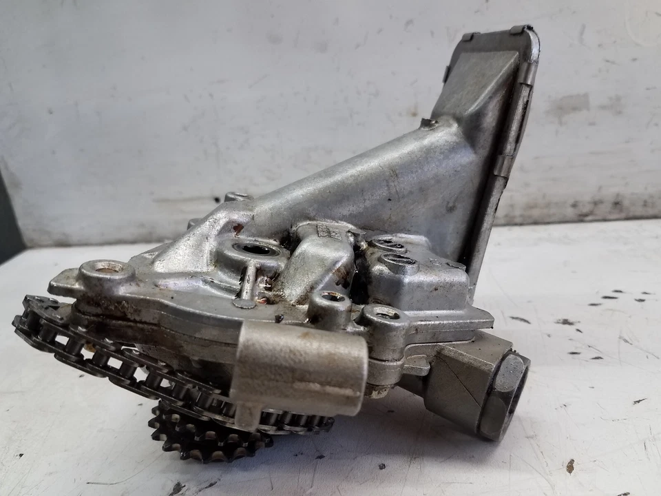 Bomba de aceite híbrida Toyota Prius 2010-2015 1,8 L motor 4 cilindros (ZC201) Foto 3 de 4