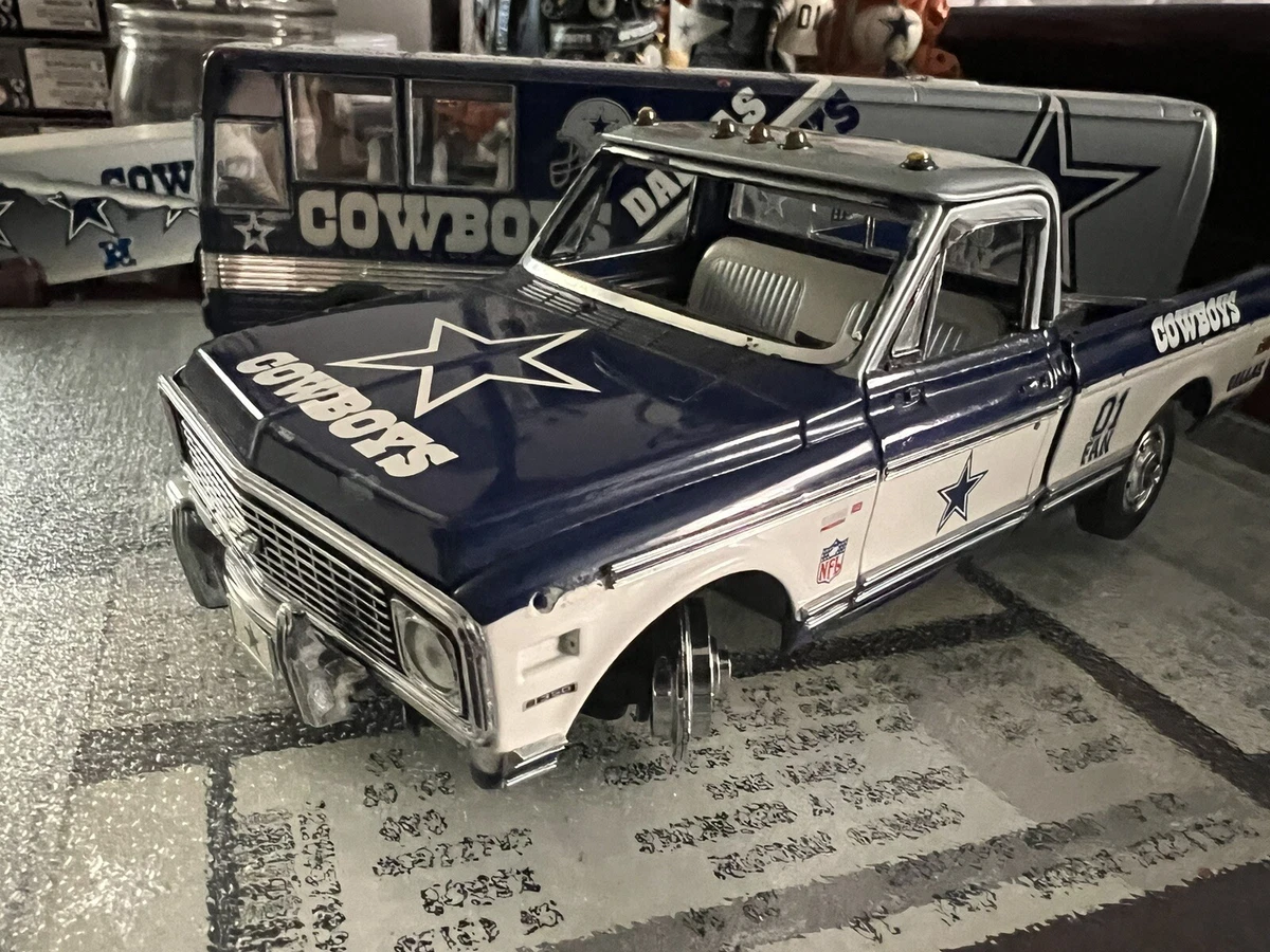 Danbury mint store trucks