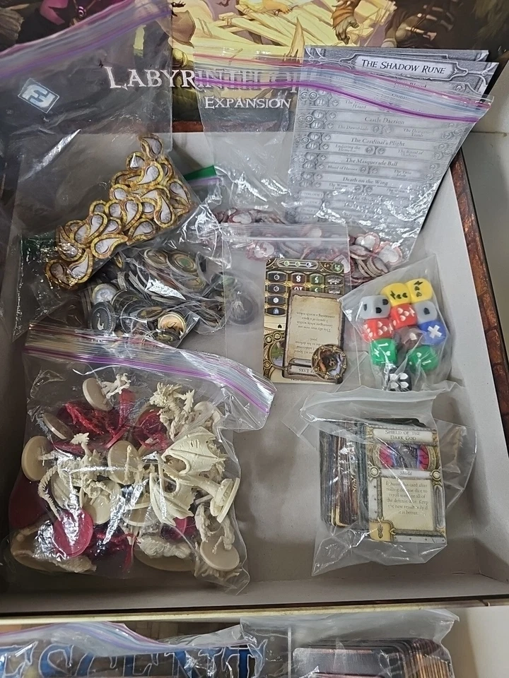 Лот товаров Descent Journeys In The Dark коллекция игр 2-е издание. Продается как есть. - Изображение 3 из 4