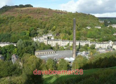 FOTOBANKFUSS HEBDENBRÜCKE DAS ENGE TAL WIRD VON DEN WEBSCHUPPEN GEFÜLLT