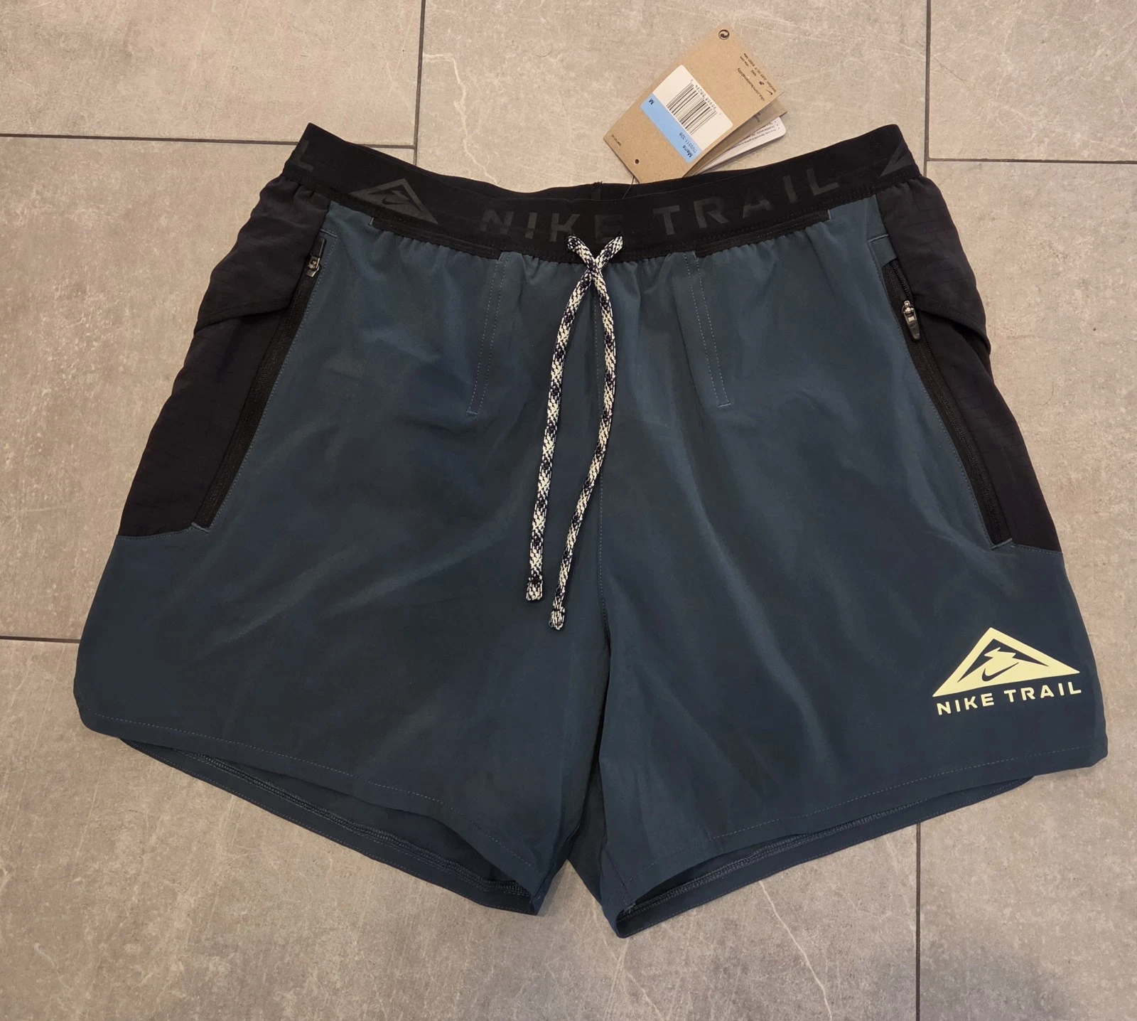 Nike Trail Second Sunrise 5" Brief Lined Shorts Mens Sz M *DV9311-328
Opens in a new window or tab