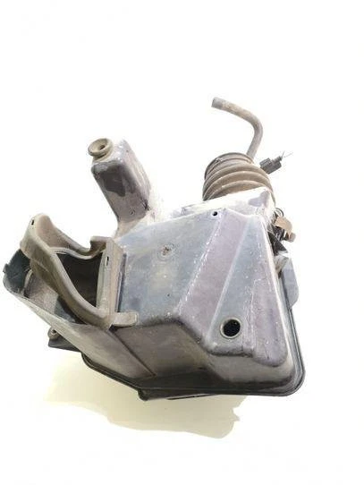 Chrysler Voyager II ES Air Filter Box 04861414 3.3 Petrol 120kw 2003 23025711 - Image 2 of 4