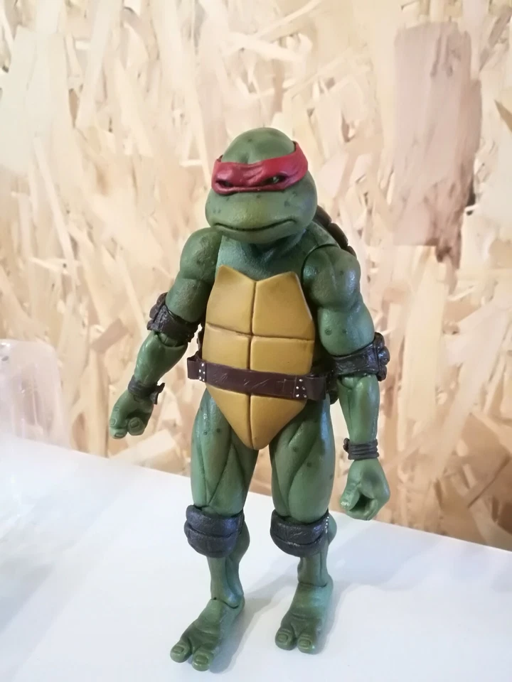 NECA Raphael TMNT Teenage Mutant Ninja Turtles 1990 Movie 7" 2018 Action Figure - Image 3 of 4