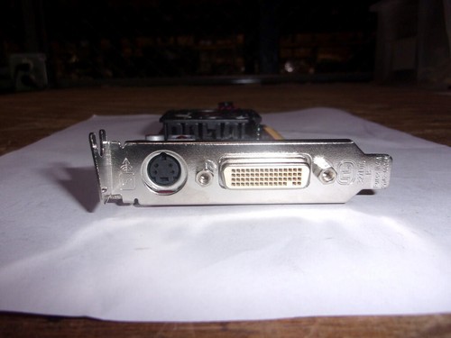 AMD RADEON HD 4550 ATI-102-B88901(B) 256MB Graphics Card PCI-E DMS-59 S-Video - Picture 3 of 4