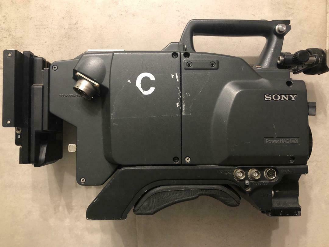 SONY DXC-D50+CA-D50+レンズ　ケース・フネ付 SONY DXC-D50+CA-D50+レンズ ケース・フネ付 SONY DXC-D50+CA-D50+