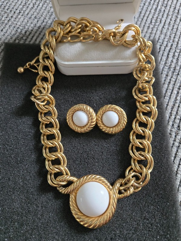 Vintage Trifari Necklace & Earrings - Gold Chain Necklace w White Cabochon NICE!