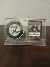 Manon Rheaume Autographed Card, Pug. + Picture, Cards & Magnetic Card.