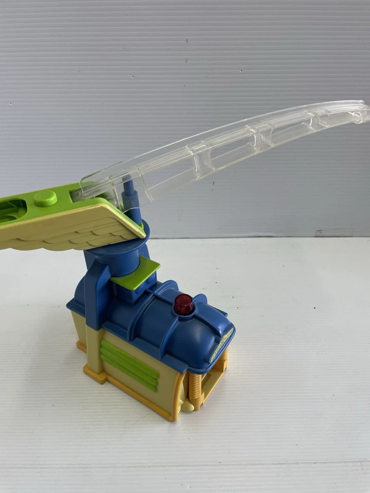 Chuggington Learning Curve 2010 Luderum Train Set Track Interactive Crane Piece - Image 2 of 4