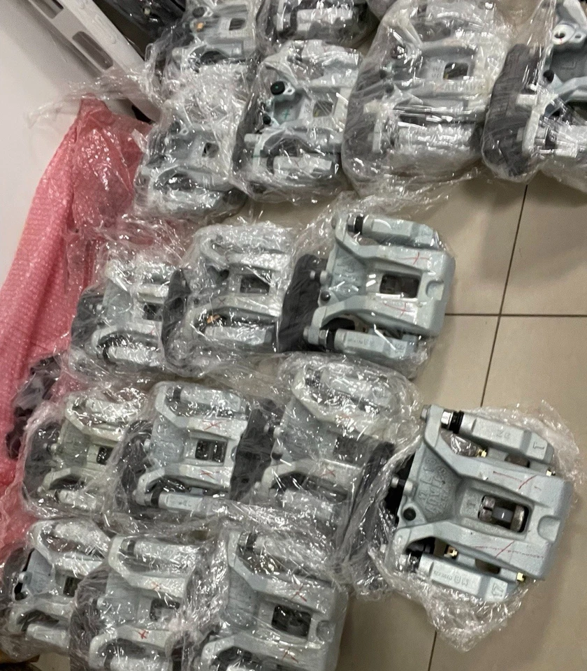 Pinza de freno trasera derecha 47830-08020 para Toyota Sienna 2021-2024 Foto 3 de 4