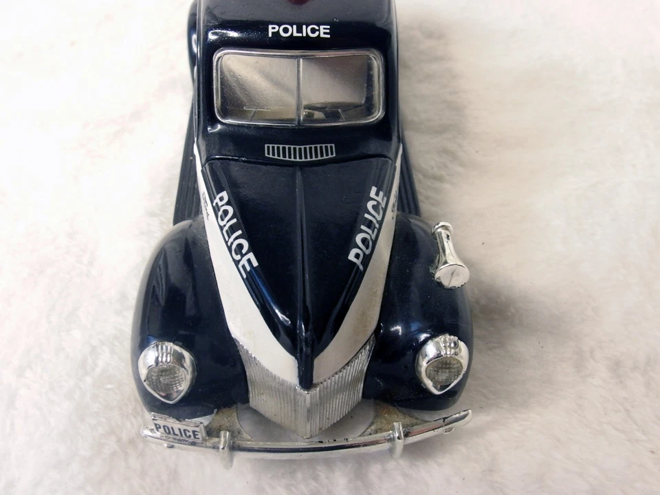 Vintage Liberty Classics 1940 Ford Police Car Die-Cast 1:25 Coin Bank 🚨 LIMITED - Image 2 of 4