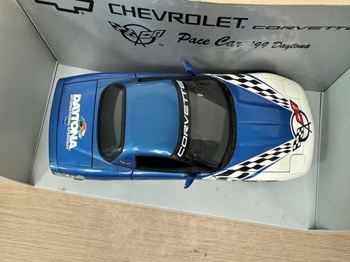 UT Models 1:18 Scale Diecast Chevrolet Corvette '99 Rolex At Daytona 24 Pace Car - Picture 9 of 22