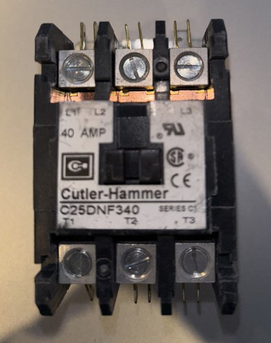 CUTLER HAMMER 40 AMP C25DNF340 SERIES C-1 BREAKER 115-575v resistive AUX C320KG3 - Picture 1 of 4