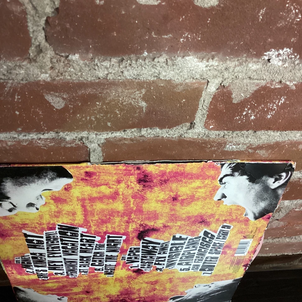 5 Seconds of Summer  Sounds Good Feels Good Pink Vinyl 5SOS - Image 4 of 4