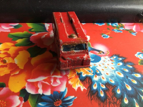 Land Rover Fire Truck Matchbox Car Red Made in England 1-75 No.57 - Picture 3 of 5