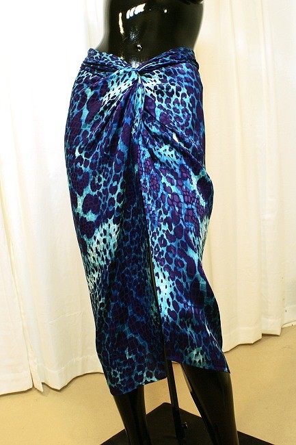 Ferragamo 100% jacquard de seda Animal Print GNL Sarong Envoltura SK Nuevo con etiquetas talla 6-8 Ferragamo 100% jacquard de seda Animal Print GNL Sarong Envoltura SK Nuevo con etiquetas talla 6-8 el mejor servicio post-venta