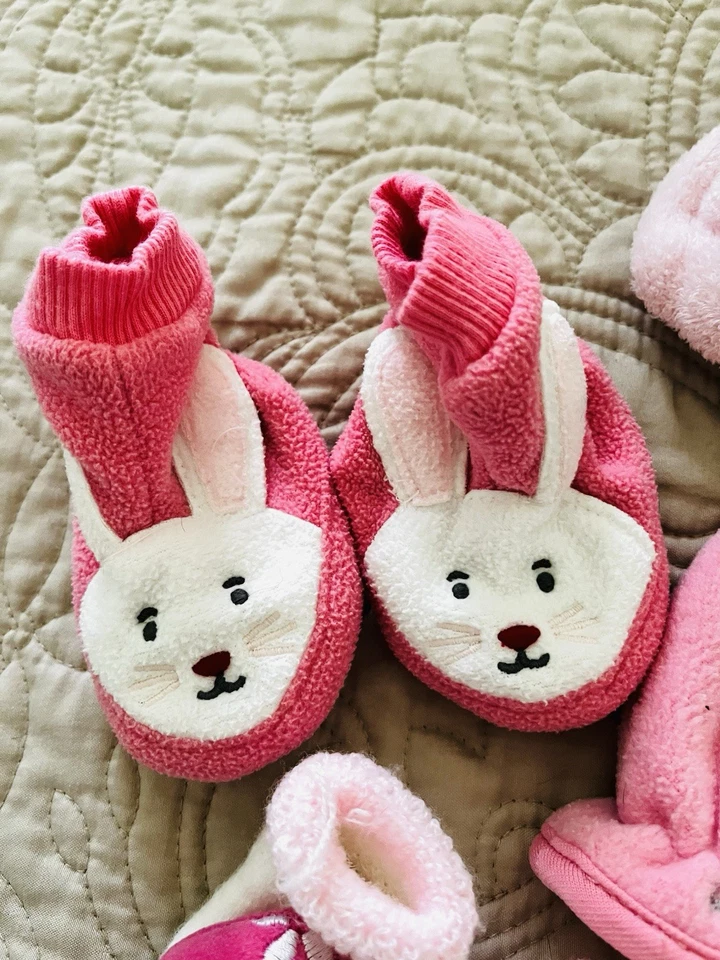 Baby Slipper Socks Mittens Pink Bunny Sz NB -3 Months Gap Old Navy - Imagem 4 de 4