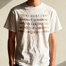Enchanted To Teach You Friendship Bracelet Teacher Girl T-Shirt