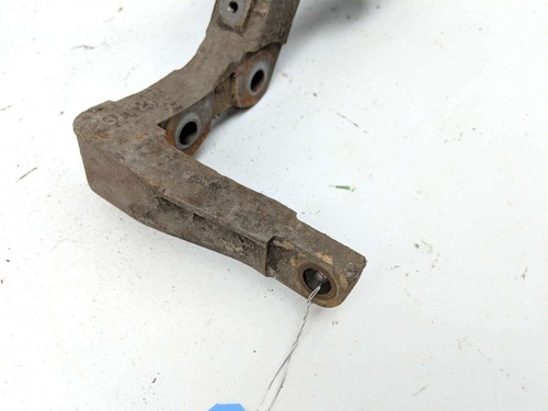 01 Yamaha Grizzly 600 Front Right Wheel Spindle Knuckle Carrier - Bild 2 von 6