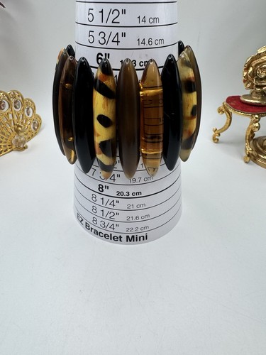 Stunning Lucite Stretch Bracelet with Elongated Beads in Colors of Honey & Black - Picture 5 of 8