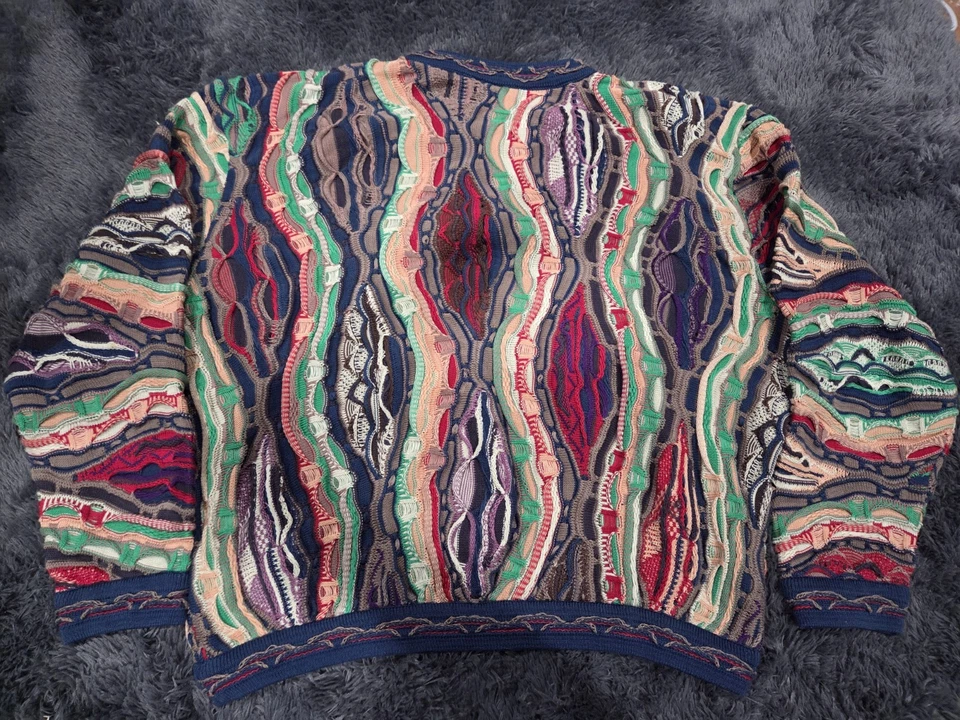Coogi 3d Knit Australian Sweater Size Large - Image 3 of 3