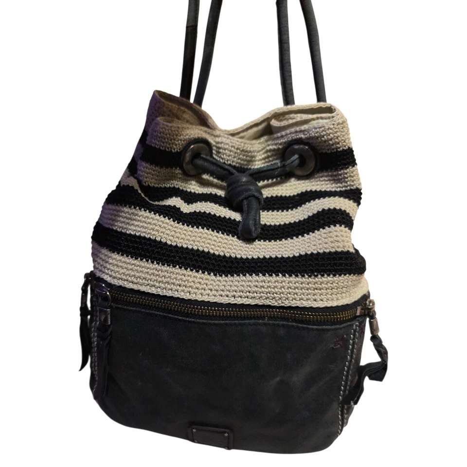 Mochila The Sak listra de crochê cordão balde couro acento pequena - Imagem 4 de 4