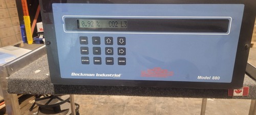 Beckman Industrial Non-Dispersive Infrared CO2 Analyzer - Picture 2 of 10